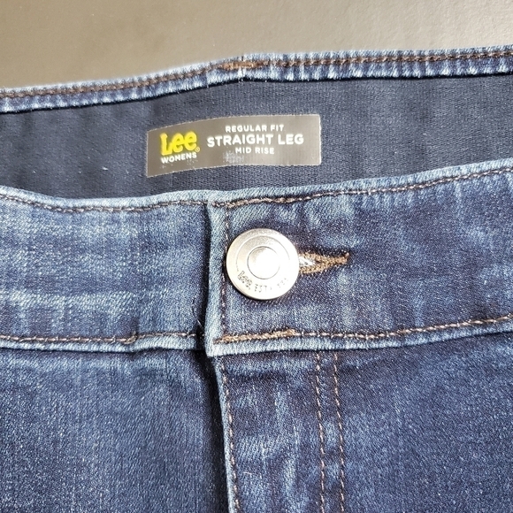 Lee Regular Fit Straight Leg Mid Rise Jeans Size 22W Petite Blue - Picture 9 of 14